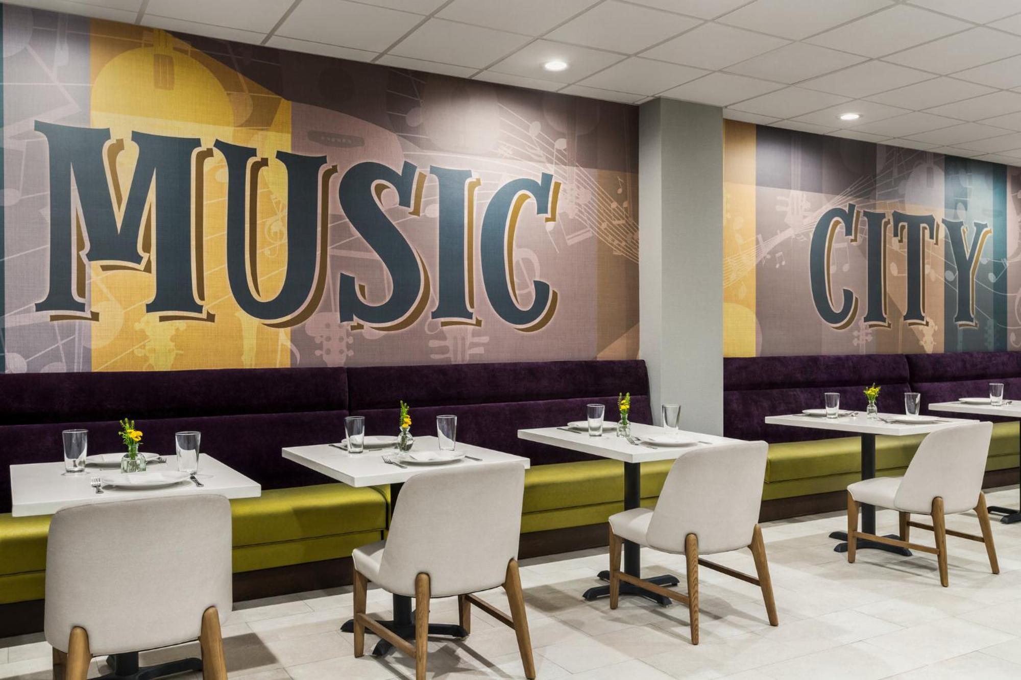 Hotel Downtown - Stadium By Ihg Nashville